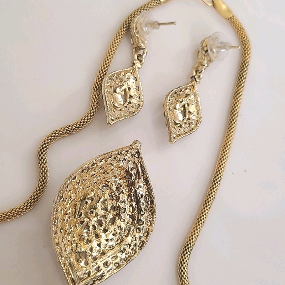 Necklace Set - Picture 5 of 12